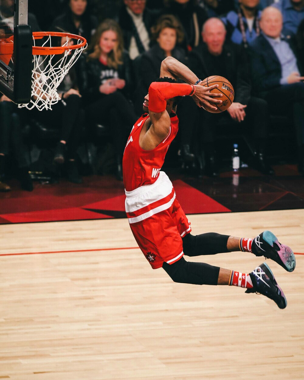 灰熊112-107击败快船，伦纳德39分哈登23分难救主（灰熊112-107力擒快船，伦纳德39分哈登23分仍无力回天）