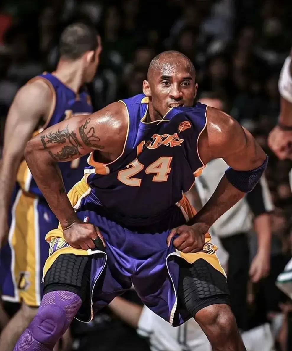 火星撞地球！枪手领跑英超&欧冠0丢球，拜仁新赛季17胜1平不败（豪门齐飞！阿森纳英超领跑欧冠零失球，拜仁新季17胜1平保持不败）