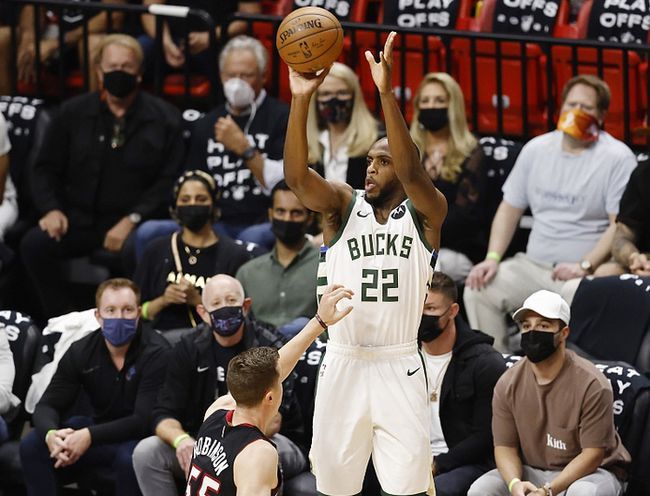 意甲：国米主场3-0击败博洛尼亚（意甲联赛：国际米兰主场三球零封博洛尼亚）