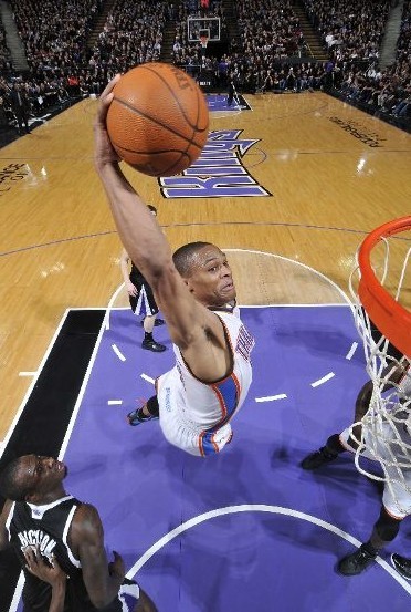 罗马诺：霍尔将在周二进行体检，转会费为2500万+400万英镑（罗马诺：霍尔周二接受体检，转会费2500万英镑+400万附加条款）