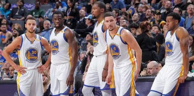 欧冠球员表现评析：C罗连续进球,（欧冠球员表现解读：C罗连场建功）