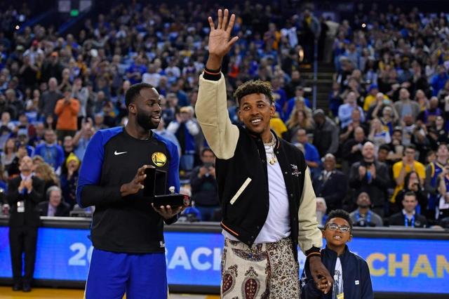 受伤的彭啸进入战上海U20的替补席，此前球员遭遇韧带损伤（曾遭韧带损伤，彭啸进入对阵上海U20之战替补席）