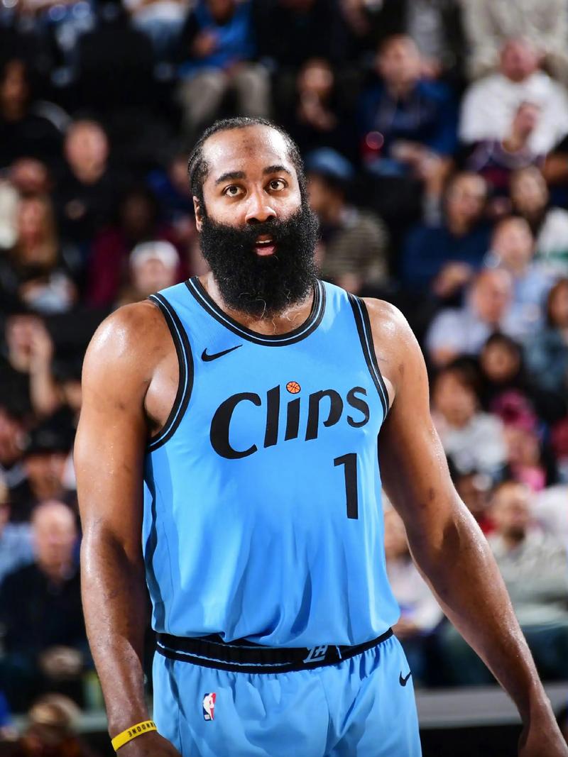 缺谁谁尴尬？本轮欧冠英超4胜1平1负，仅切尔西输球（英超军团欧冠本轮4胜1平1负，唯切尔西落败更显尴尬）